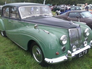 Cars and people of the Armstrong Siddeley Owners Club